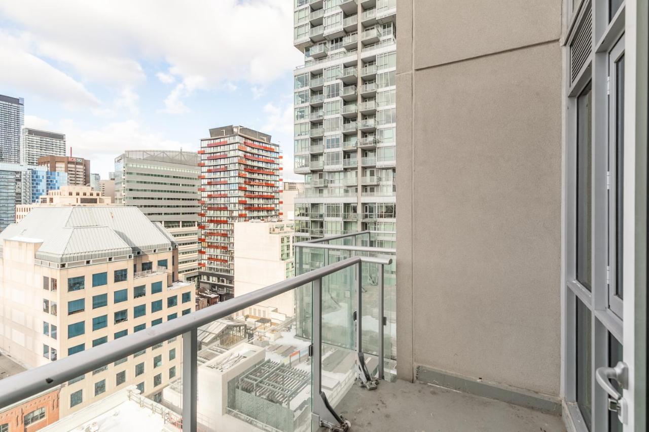 Luxury 2 Bedroom In The Heart Of Entertainment District - City Skyline View & Balcony Toronto Eksteriør billede